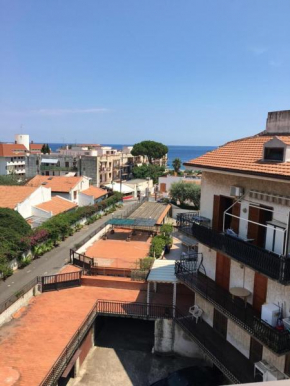 BeDa House panoramica e tranquilla, Giardini Naxos